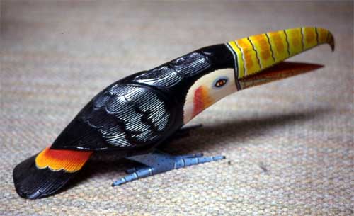 carved toucan photo carved toucan photo